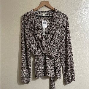 Max Studio long sleeve ruffle top